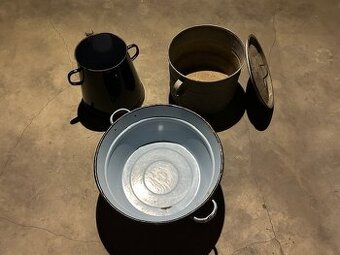 Predám smaltované a pozinkovaná hrnce na zabíjačku,zaváranie
