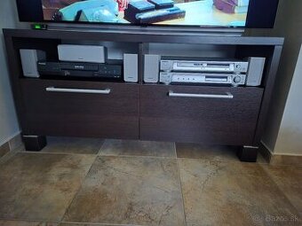 Jedálensky stôl, konferenčný stolík a stolík pod televízor