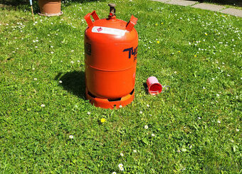 Predam 10 kg plynovu flasu/bombu na Propan-Butan.