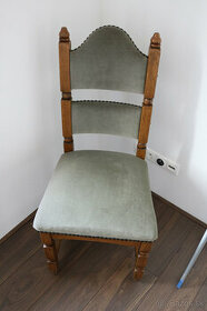 Drevené stoličky z holandského nábytku