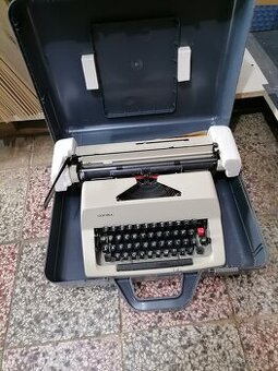 Písací stroj,, CONSUL,, - - - 30€