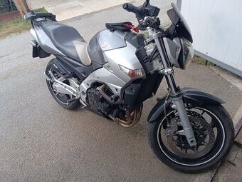 Suzuki GSR 600