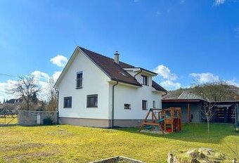 Krásny, slnečný dom v meste Žarnovica (ul. P. Jilemnického)