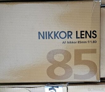 Nikon 85mm f/1.8  AF and AF-D NIKKOR