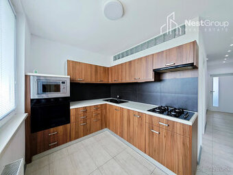 PREDAJ pekný priestranný 2-izbový byt Hlohovec, 61 m2
