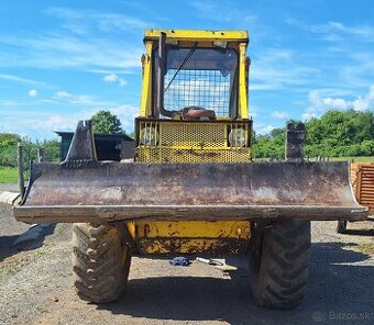 Lesný kolesový traktor LKT 81 STANDARD