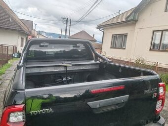 Roleta korby Hilux
