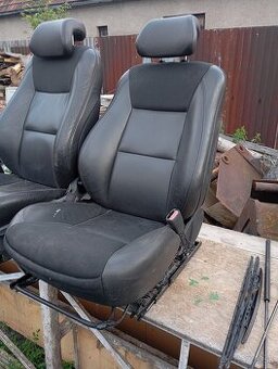 Predám autosedačky Saab 95