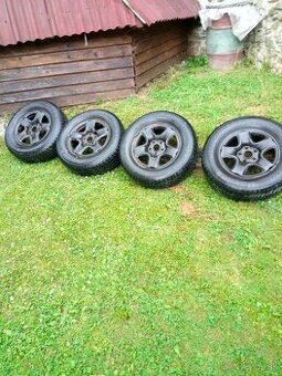 Predám pneumatiky s diskami 215/70R16 5x114.3
