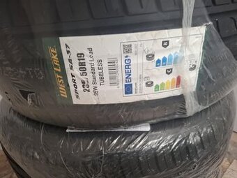 235/50 r19