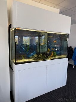 700l akvarium