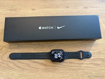 Apple Watch 7 45mm Nike