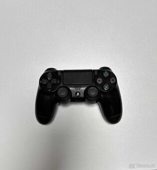 Originálny čierny ovládač pre Ps4