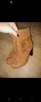 H&M hnedé čižmy veľ.39