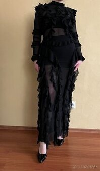 Čierne spoločenské šaty