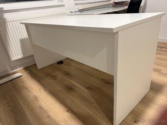 Predám 2 kancelárske stoly