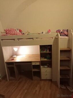 Detská poschodová posteľ s úložným priestorom