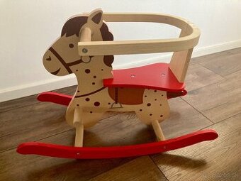 Húpací drevený koník