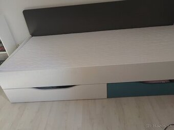 Detská/študentská postel s uloznymi priestormi a s matracom