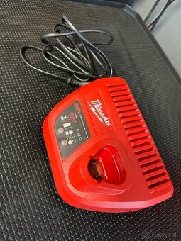 Nabíjačka Milwaukee original c12c