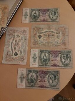 Staré bankovky.