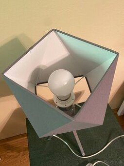 Dizajnová stolová lampa