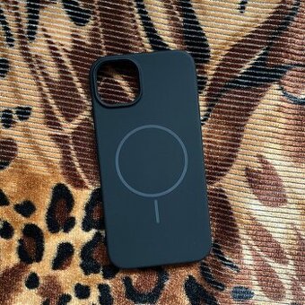 kryt púzdro na iphone 15 pro, silikónovy s magnetom - 1