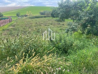 Veľký slnečný pozemok na rodinný dom aj záhradu 3000m2, Kapi