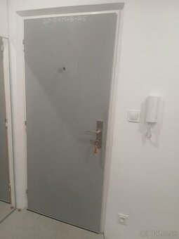 Vchodové dvere 80/L do bytu