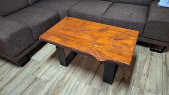 Konferenčný stolík z masívu