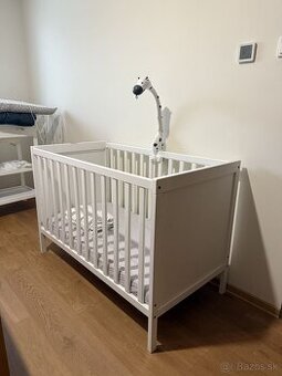 Drevená detská postieľka 120x60