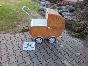 Starožitný prutený kočik