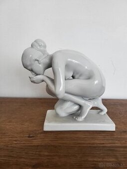 Zberateľský skvost: Ernst Wenck – „Pijúca“ (Rosenthal, 1924)