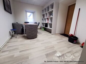 DELTA - ŠTÝLOVÉ KANCELÁRSKO-OBCHODNÉ PRIESTORY NA NÁMESTÍ V