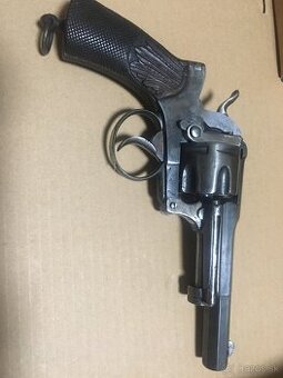 Historicky revolver FAGNUS MAQUAIR