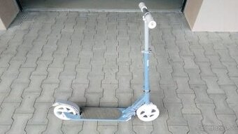 Dievčenská kolobežka