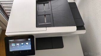 HP Color LaserJet Pro M477fdn + zasobnik na papier + tonery
