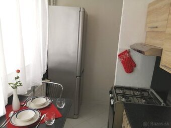 TOPLIANSKÁ, pekný 1-IZB NOVO zariadený  byt.
