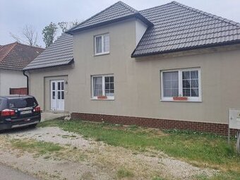 Rodinný dom v Bzinciach pod Javorinou