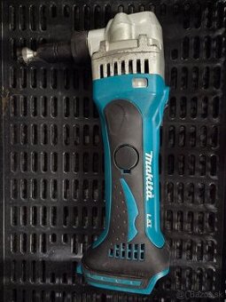 Makita aku noznice na plech 18v v záruke