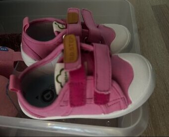 Dva pary topánok Ako nové topánky predám protetiku a DD Step