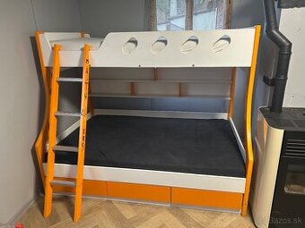 Poschodová posteľ