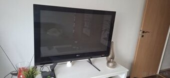 Predam tv lg dialkovy ovládaním veľký 120cm