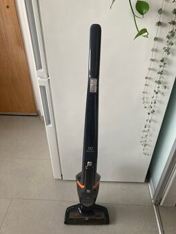 Predam tycovy vysavac Electrolux