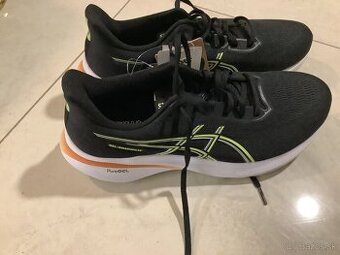 predám uplne nove tenisky Asics RoadMiles 3