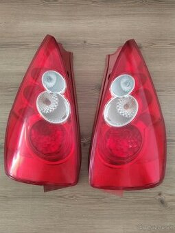Mazda 5 zadné svetlá