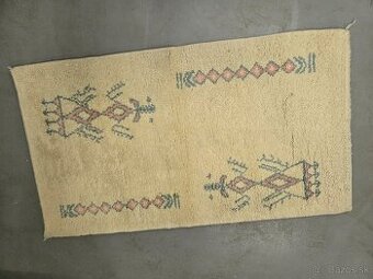 Ručne viazaný beduinský koberec