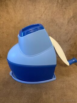 Mlyncek na syr, orechy - Tupperware