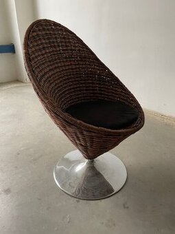 Prutené otáčacie kreslo