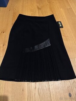 nova cierna sukna v.40